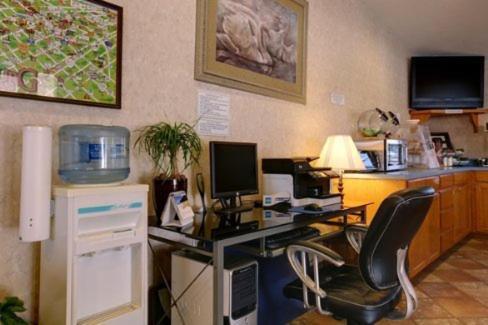 Edinburg Executive Inn Екстериор снимка