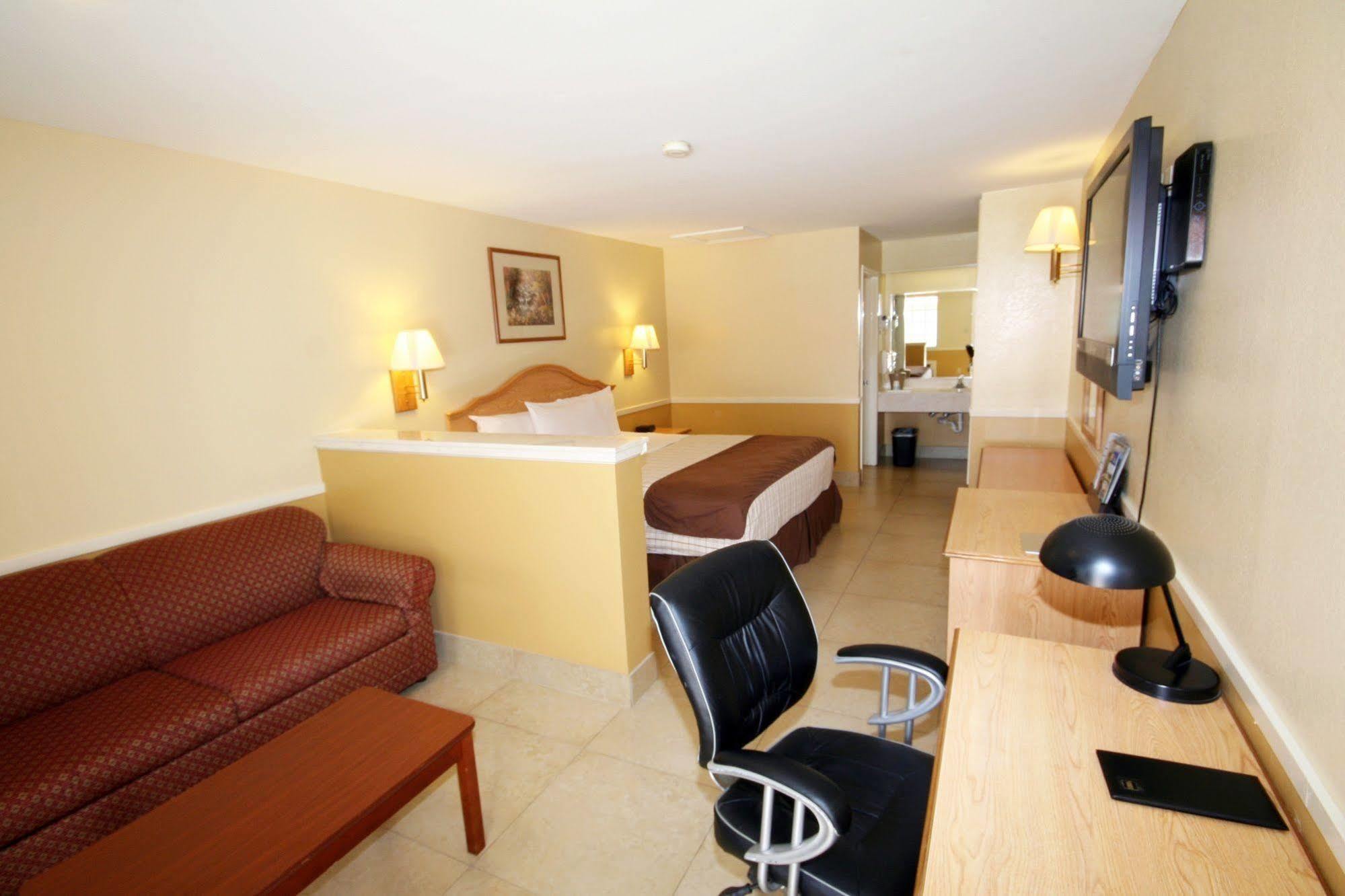 Edinburg Executive Inn Екстериор снимка