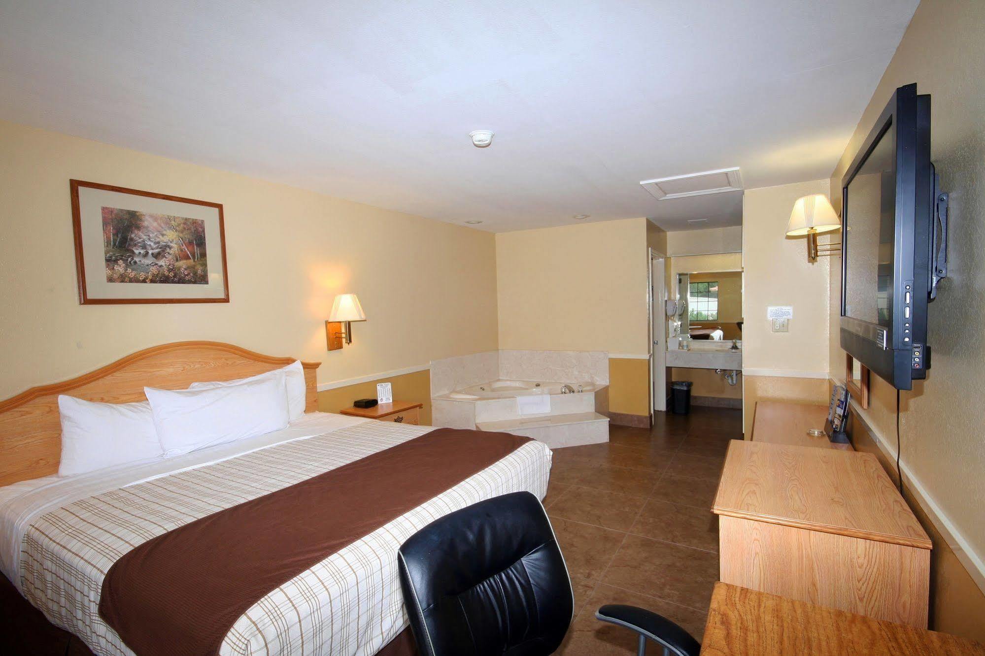 Edinburg Executive Inn Екстериор снимка